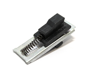 Защелка боковины капота ЮМЗ 45-8402037