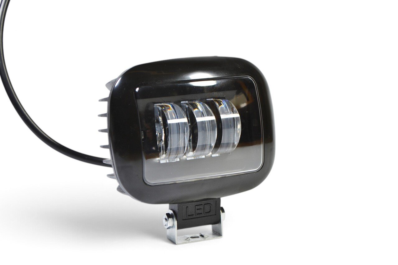 Додаткова світлодіодна LED-фара 30 Вт Квадратна (Black) з чіткою світлотіньовою межею