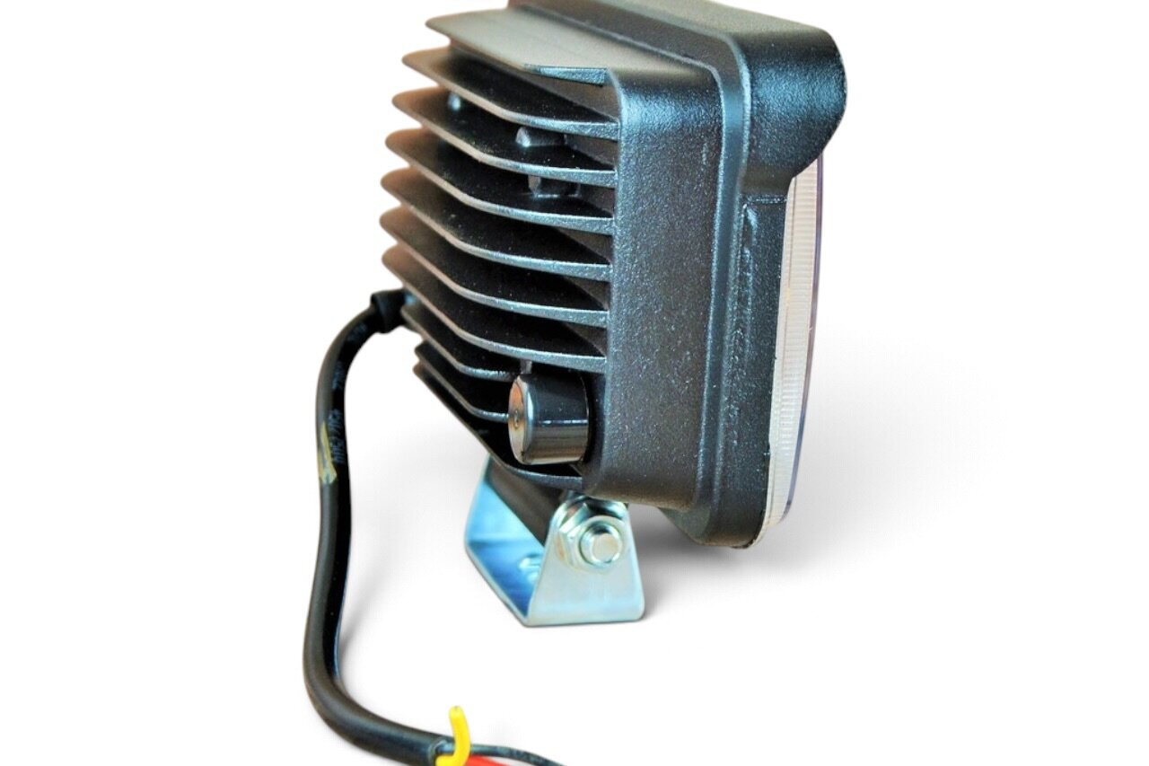 Фара LED прямокутна 66 W 6000 K (22 діодів) (15.2 см х 9 см х 5см) (ближний + дальний )