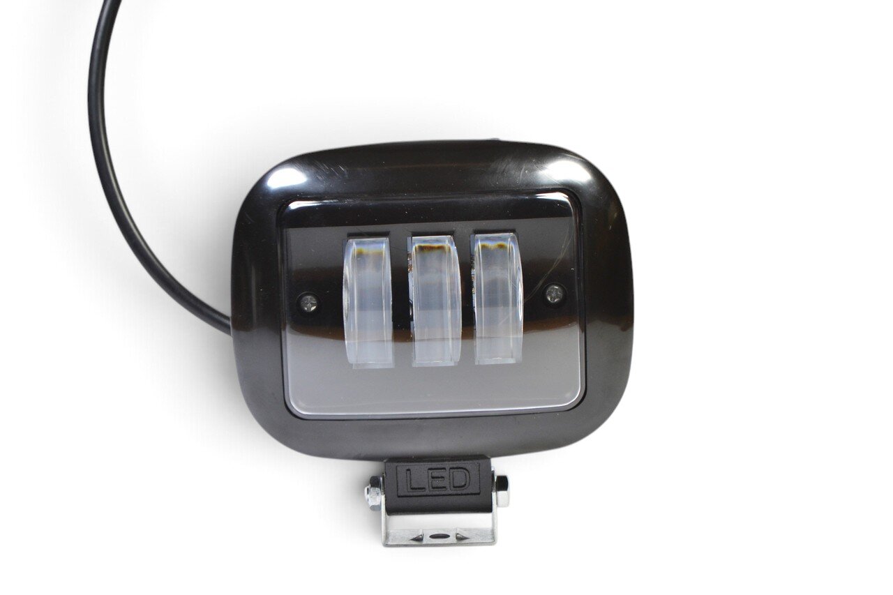 Додаткова світлодіодна LED-фара 30 Вт Квадратна (Black) з чіткою світлотіньовою межею