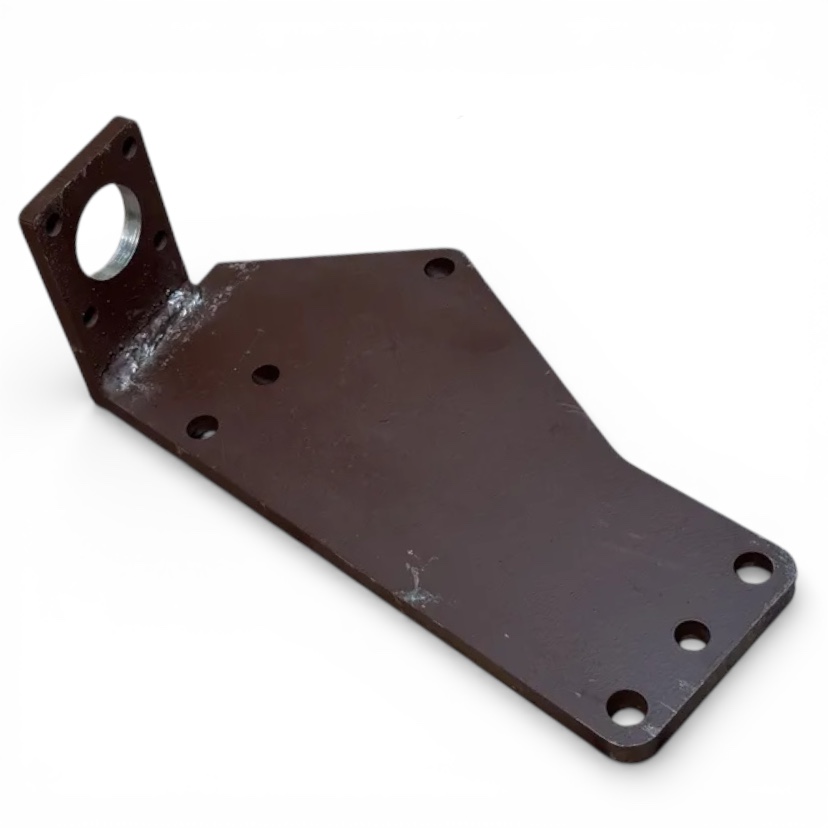 Кронштейн крепления насос-дозатора ЮМЗ (малая кабина) 45Т-3400030