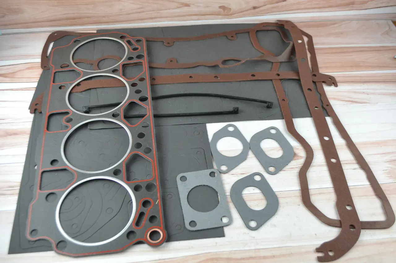 Набір прокладок двигуна Д-240 (пароніт, потовщені)