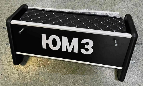 Полка на приборную панель ЮМЗ большая кабина (кожзаменитель)